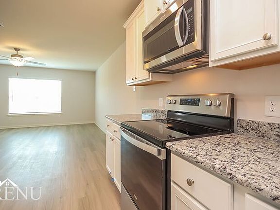 3rd image of 25310 Shadowdale Dr