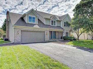 1212 Halladay Dr, Batavia, IL 60510