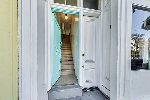 Prime Hayes Valley- Charming Remodeled Top Floor 3bd/2ba Flat W/ Hwd, In Unit W/D & Deck At Hayes... — Photo 3