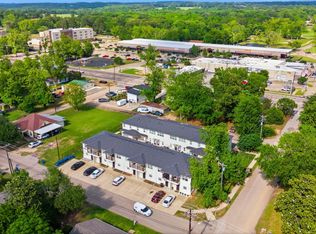 307 N Henry St, Lindale, TX 75771