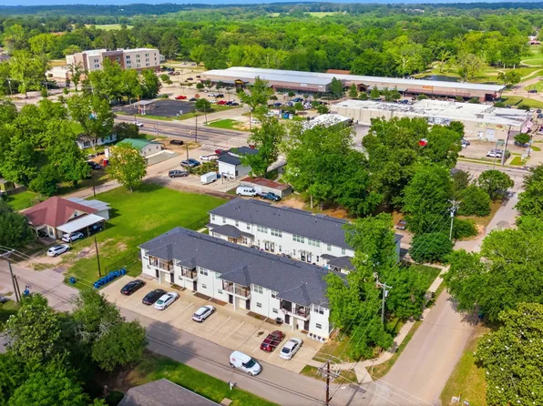 307 N Henry St, Lindale, TX 75771