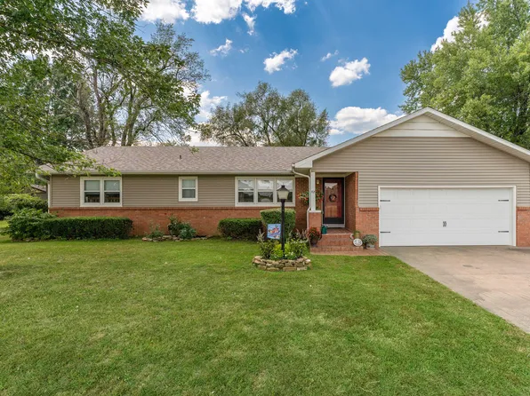 1121 N Market Avenue, Bolivar, MO 65613