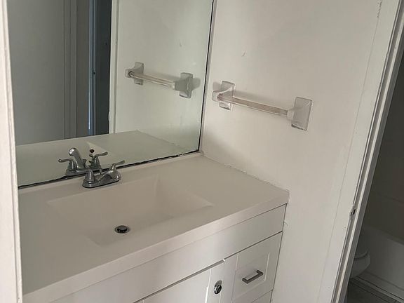 3rd image of 1501 Doby Cir #1519