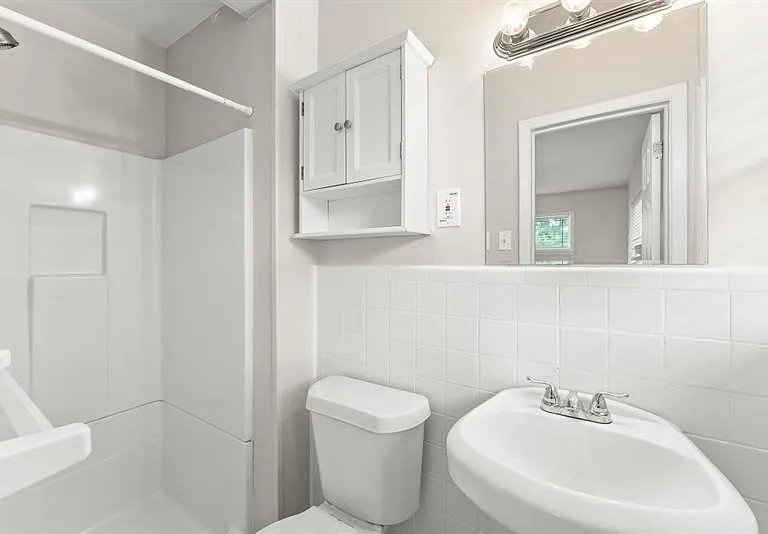 2352 Elmwood Cir SE — Photo 32