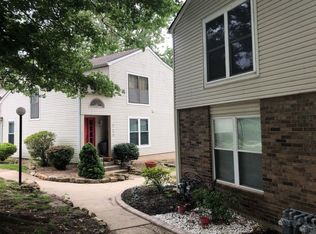 8258 NW Barrybrooke Dr, Kansas City, MO 64151