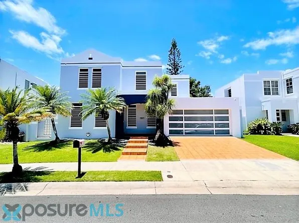 (undisclosed Address), Toa Baja, PR 00949