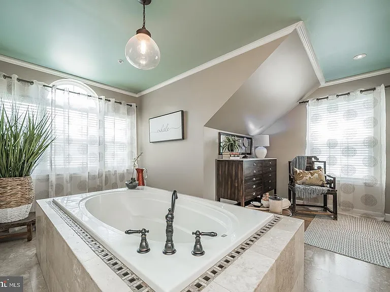 1401 Windjammer Ct — Photo 43