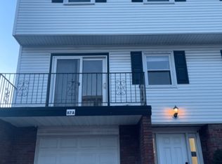 87 W 9th St, Bayonne, NJ 07002
