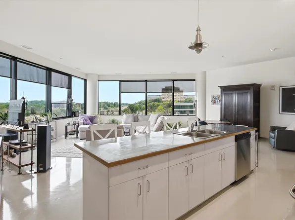 5601 Smetana Dr Unit 512, Minnetonka, MN 55343