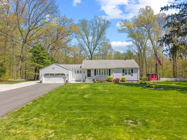 8 Dean Road, East Lyme, CT 06333