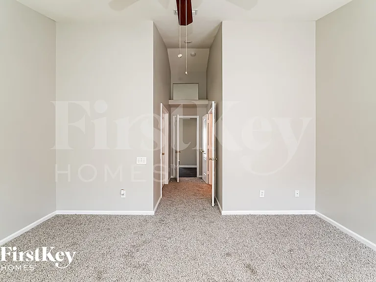 12430 Midpointe Dr — Photo 10