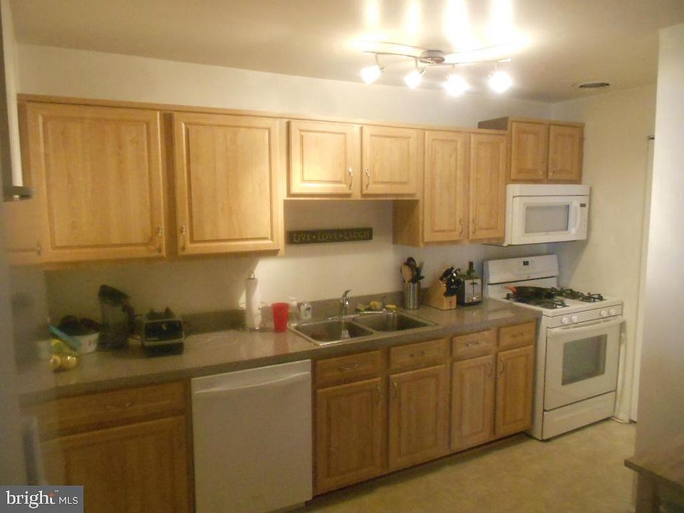 1st image of 12709 Gordon Blvd #71