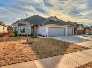 4108 SE 37th St, Moore, OK 73160