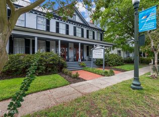 215 Pollock St, New Bern, NC 28560