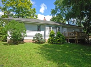 14 Railroad Ave, Three Bridges, NJ 08887