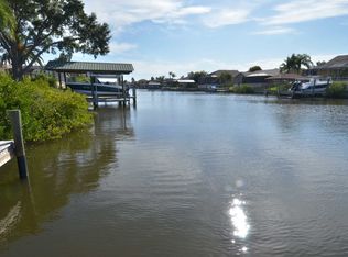 828 Eagle Ln, Apollo Beach, FL 33572