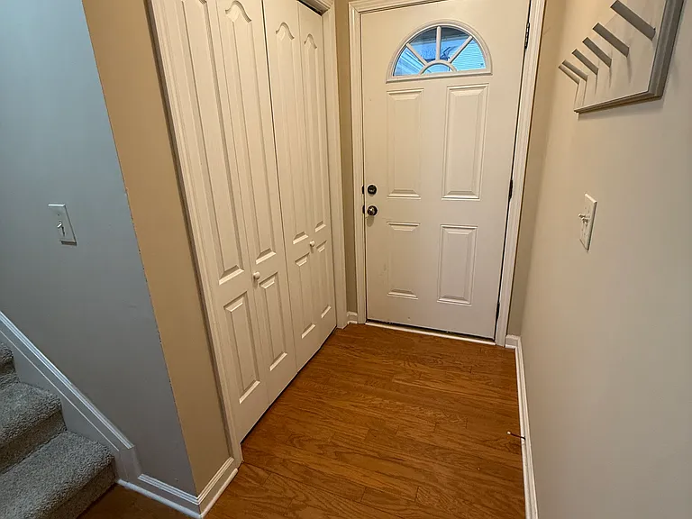9907 Thunderbolt Way — Photo 3