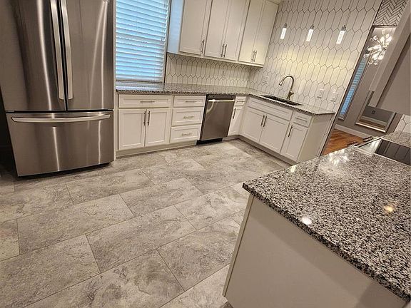 4th image of 8959 Wrenwood Ln