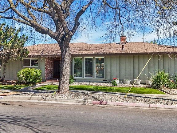 2nd image of 1424 Rose Ave