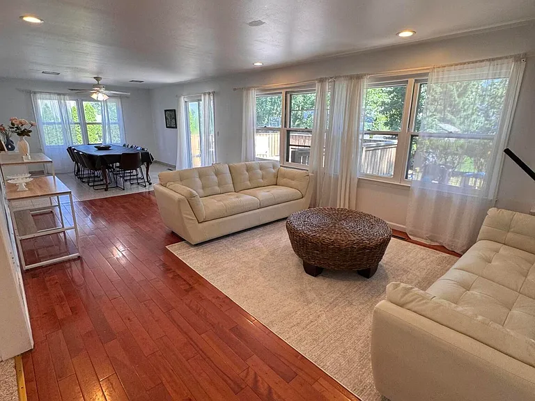 275 Garfield Ave — Photo 4