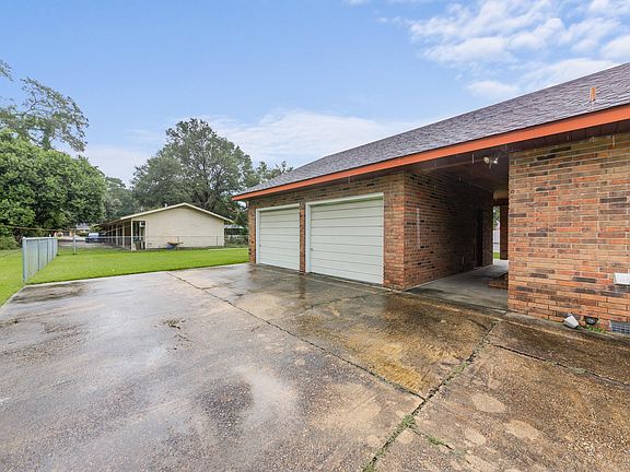3rd image of 158 Acadian Dr