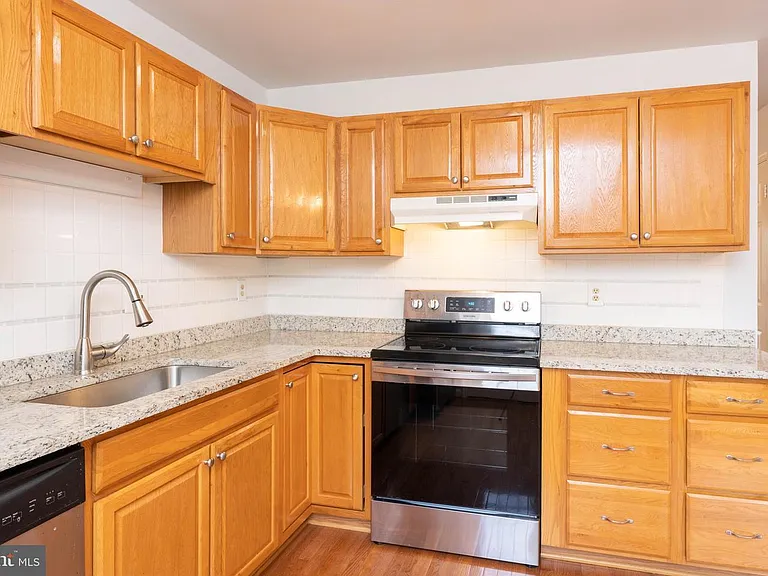 4683 Joanna Ct — Photo 8