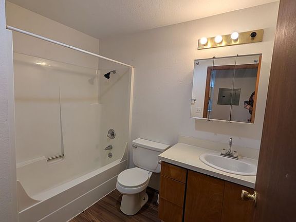 4th image of 105 N Broad St APT 4