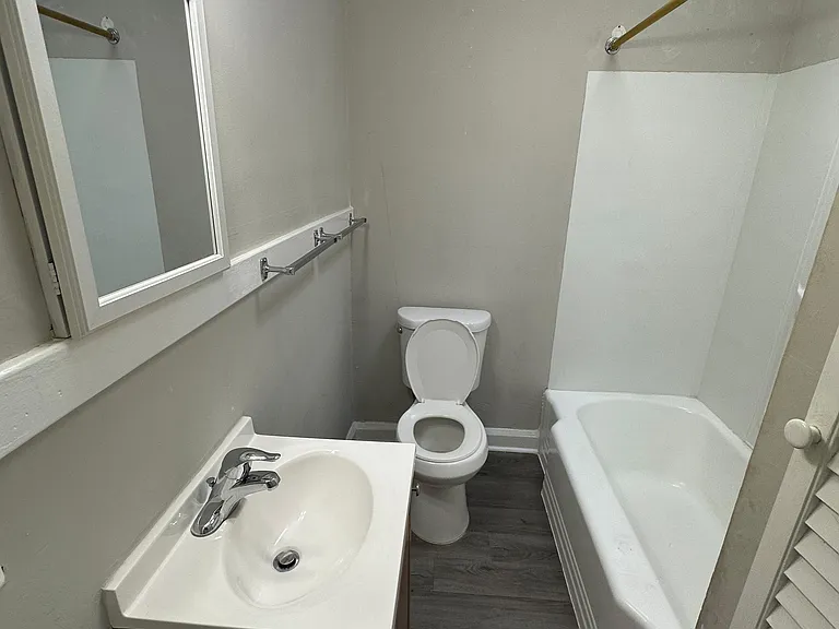 1053 Parksley Ave — Photo 8