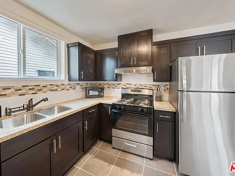 5912 S Flower St — Photo 15