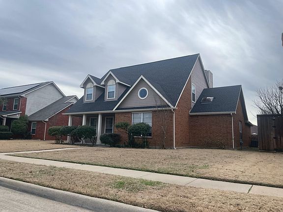 2nd image of 521 Meadowood Ln