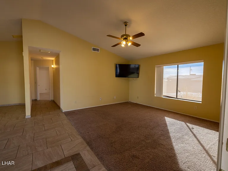 1582 Brodie Dr — Photo 2