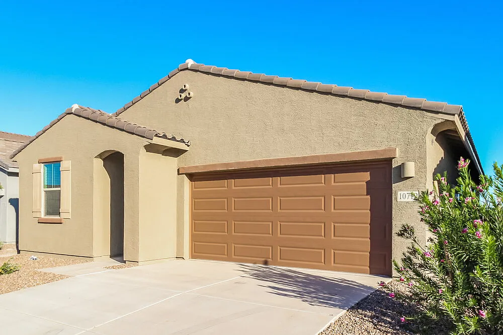 4 bed, 3.0 bath, 2027 sqft, $2,155 — Photo 3