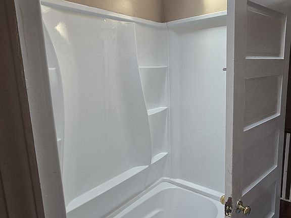 4th image of 5638 Haddington Ln