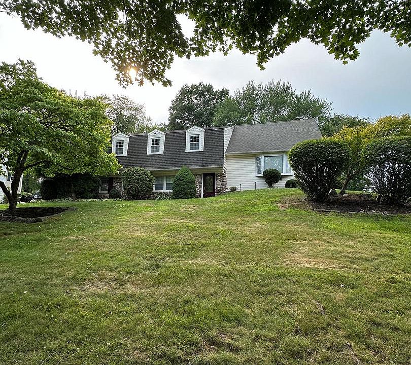 1st image of 26 High Point Dr