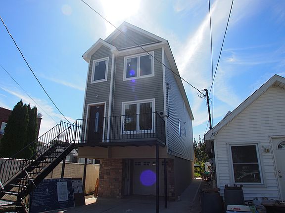 4th image of 500 Midland Ave