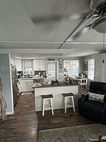1st image of 106 N Lake Way
