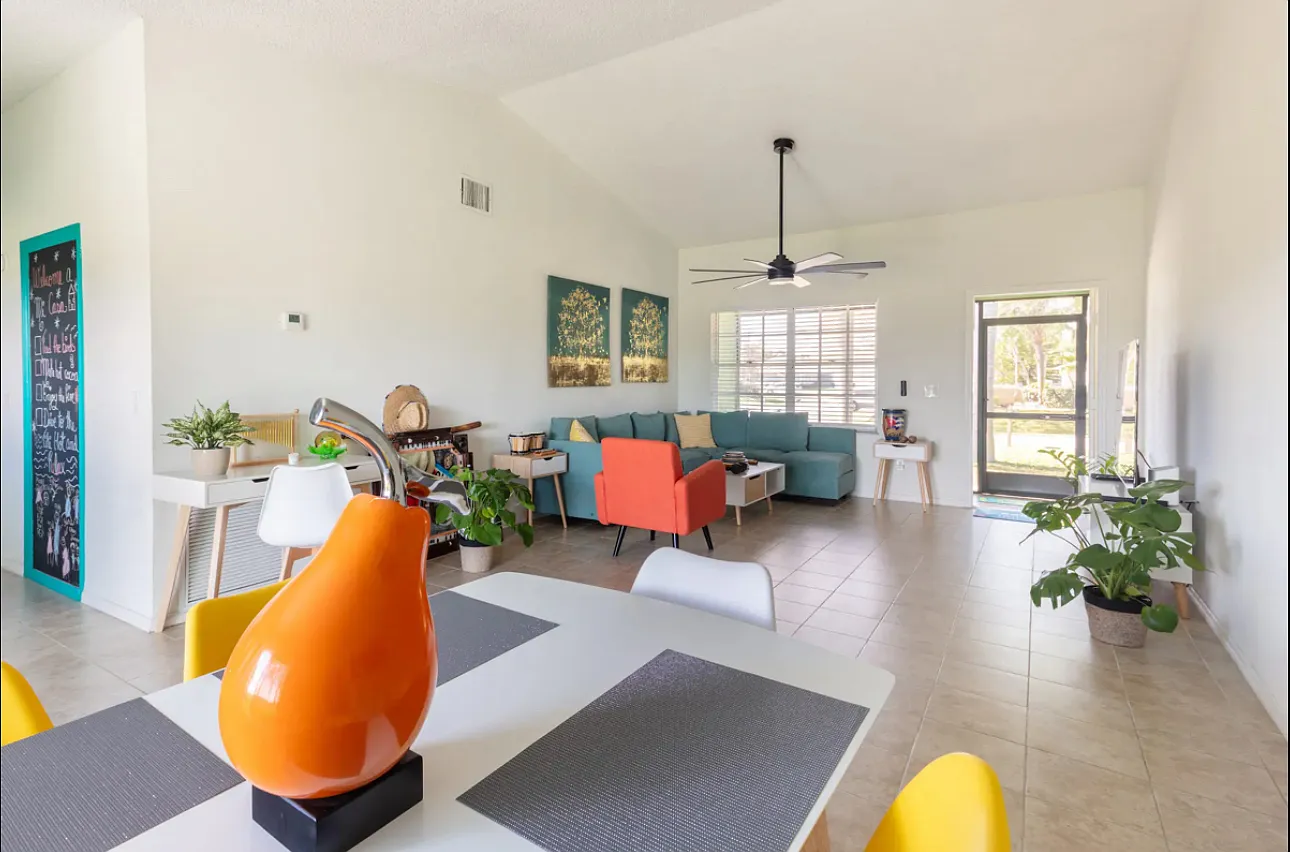 3 bed, 1128 sqft, $2,200 — Photo 4
