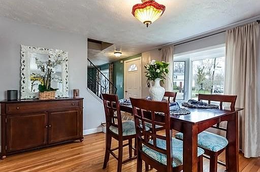 3rd image of 20 Briarwood Trl