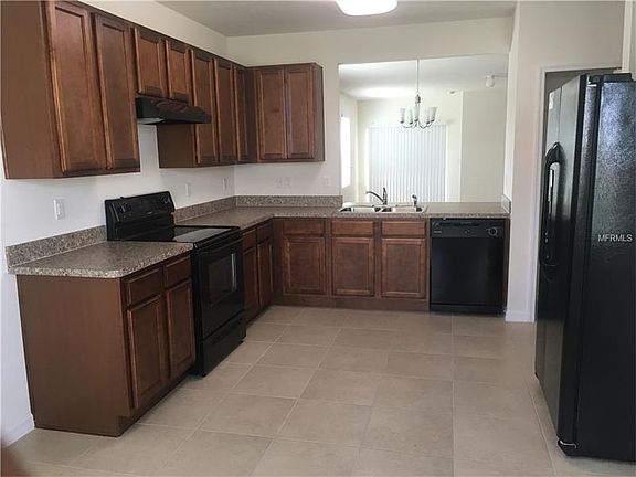 3rd image of 160 Tracy Cir