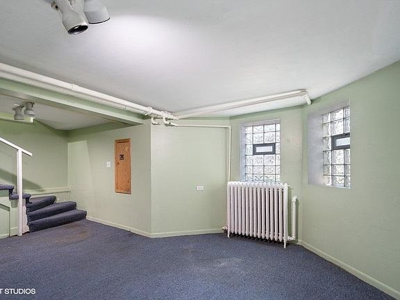 5th image of 4542 N Claremont Ave