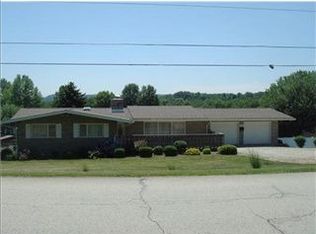 1126 Linn Dr, Belle Vernon, PA