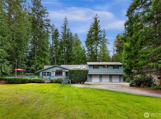 6936 Formerly Ln, Clinton, WA 98236