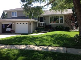 746 Wildwood Rd, Waterloo, IA 50702