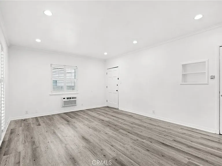 825 N Alfred St #1 — Photo 11