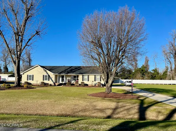 110 Stewart Circle, Whiteville, NC 28472