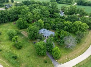 2724 Century Dr, Winnebago, IL 61088