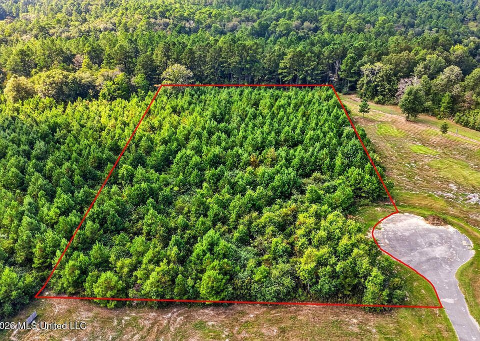 1st image of 50 Plantation Cir