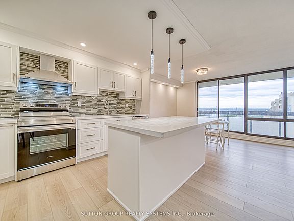 5th image of 260 Seneca Hill Dr #1811