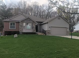 575 Sunrise Dr, Clarkston, MI