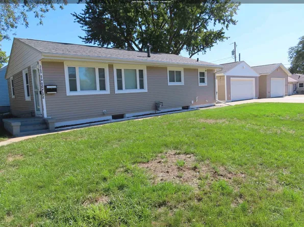 3100 4th Avenue Pl, Sioux City, IA 51106